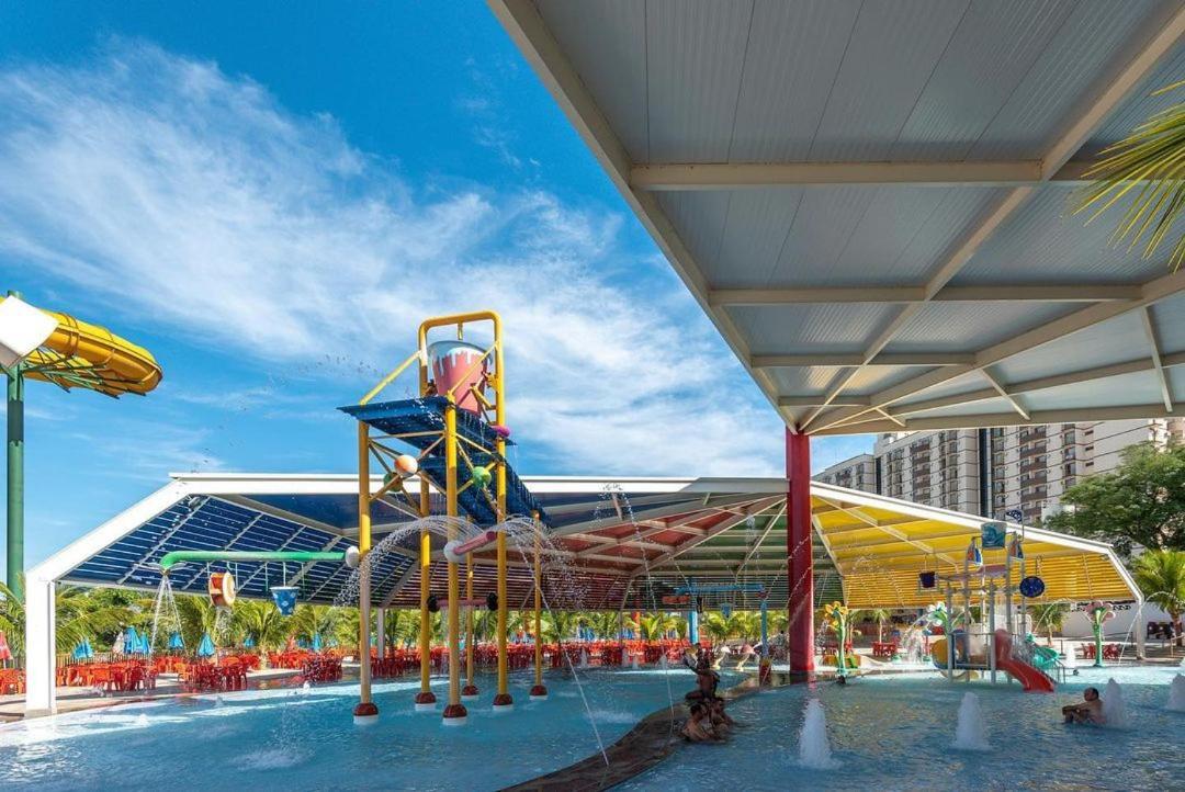 Hotel Spazzio Diroma Cafe Da Manha E Acesso Ao Acqua Park Калдас-Новас Экстерьер фото