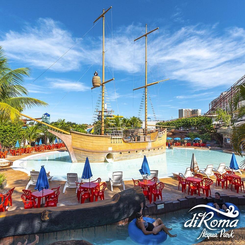 Hotel Spazzio Diroma Cafe Da Manha E Acesso Ao Acqua Park Калдас-Новас Экстерьер фото